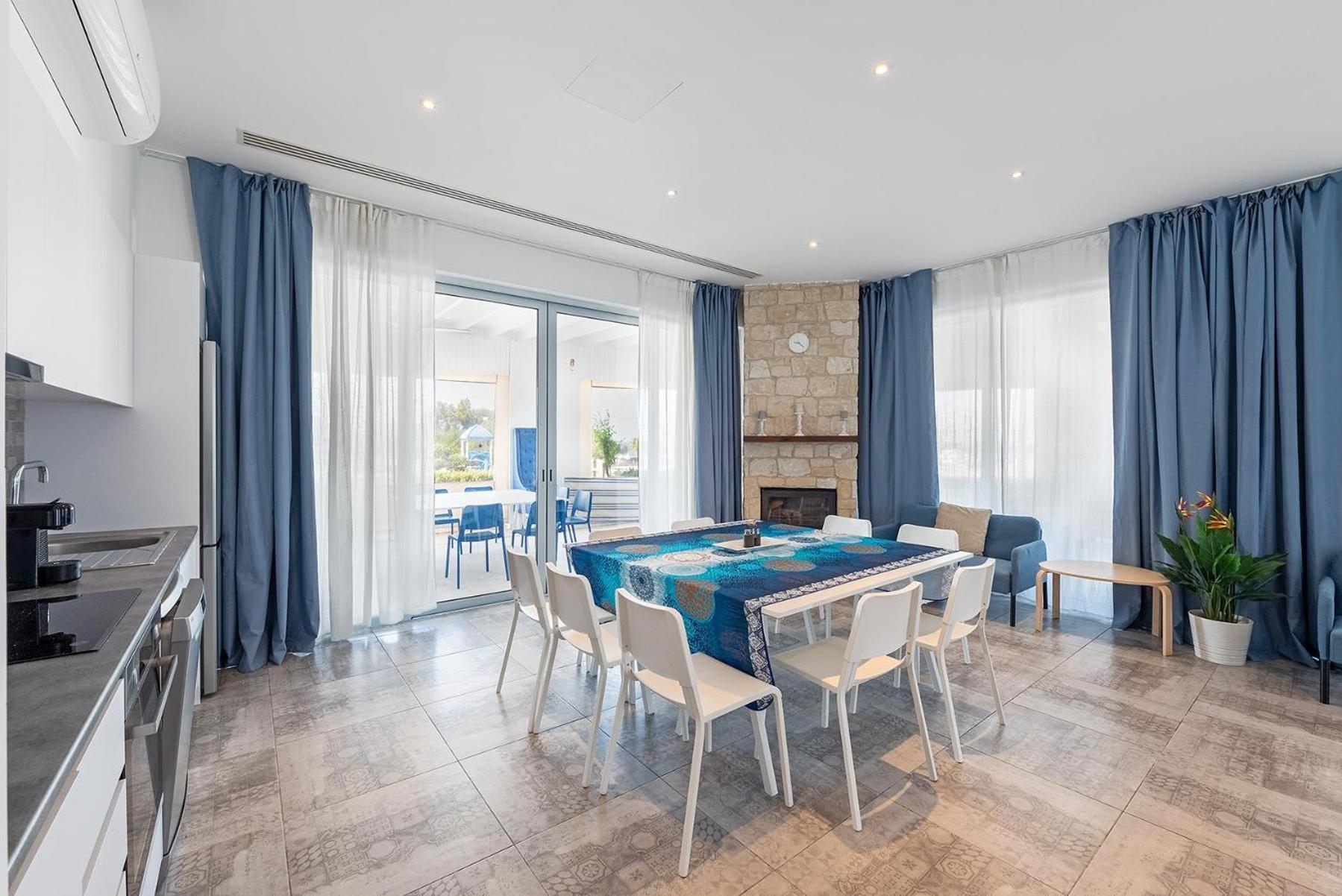 Blue Diamond Beach Villas Paphos Exterior foto